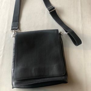 VINTAGE Coach messenger crossbody
